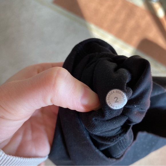 Lululemon 25” Align In Lattice Work Emboss Black - Picture 5 of 5